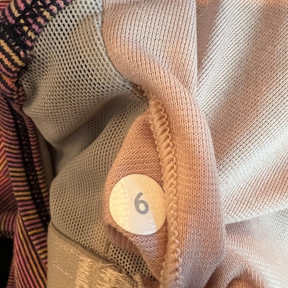 Lululemon Power Y Tank Luon Wee Are From Space Vintage Pink Size 6 EUC - Picture 9 of 9